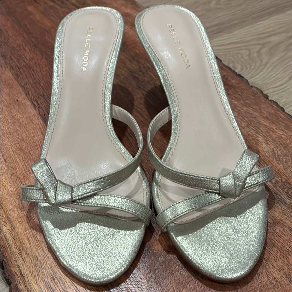 Pelle Moda Gold Women's Sandals